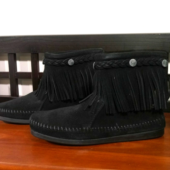 Minnetonka Hi Top Back Zip Boot - Picture 2 of 4